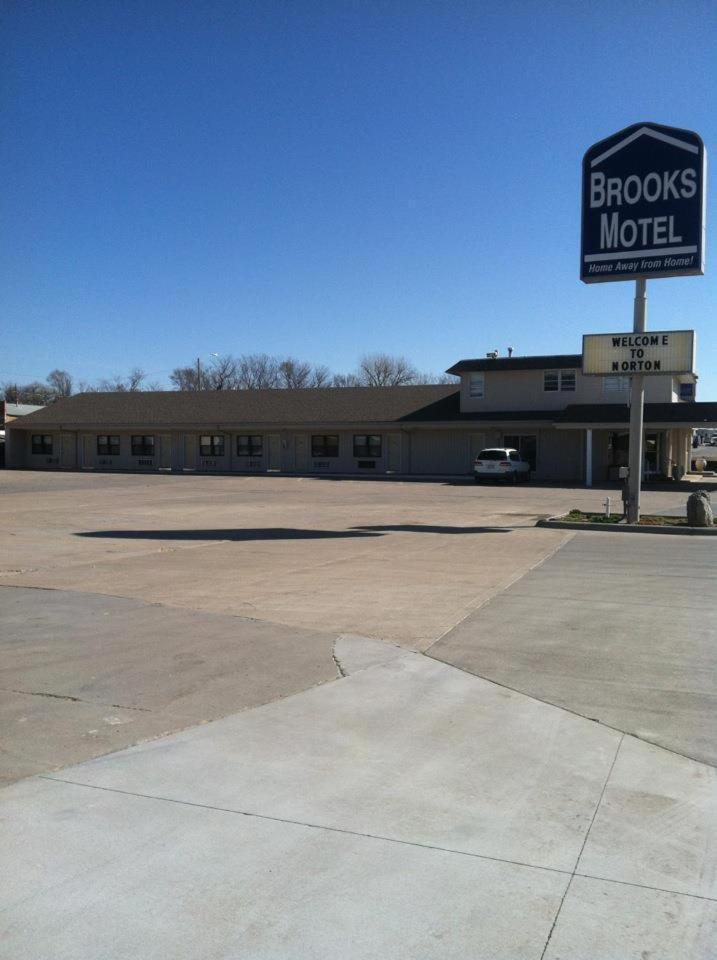 Brooks Motel Norton Экстерьер фото