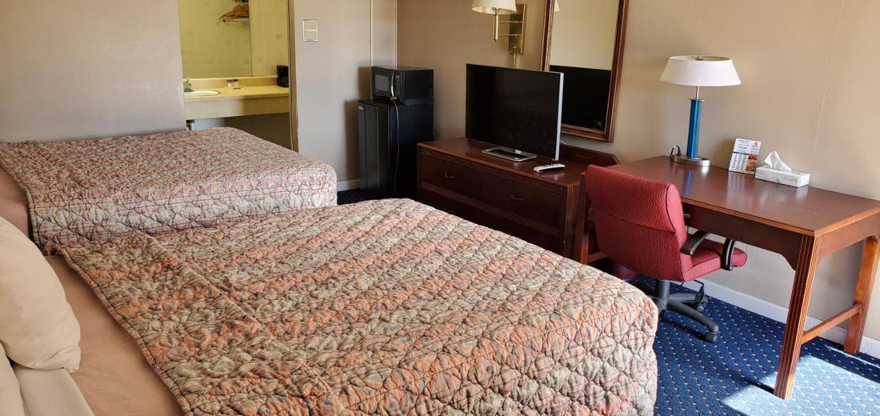 Brooks Motel Norton Экстерьер фото