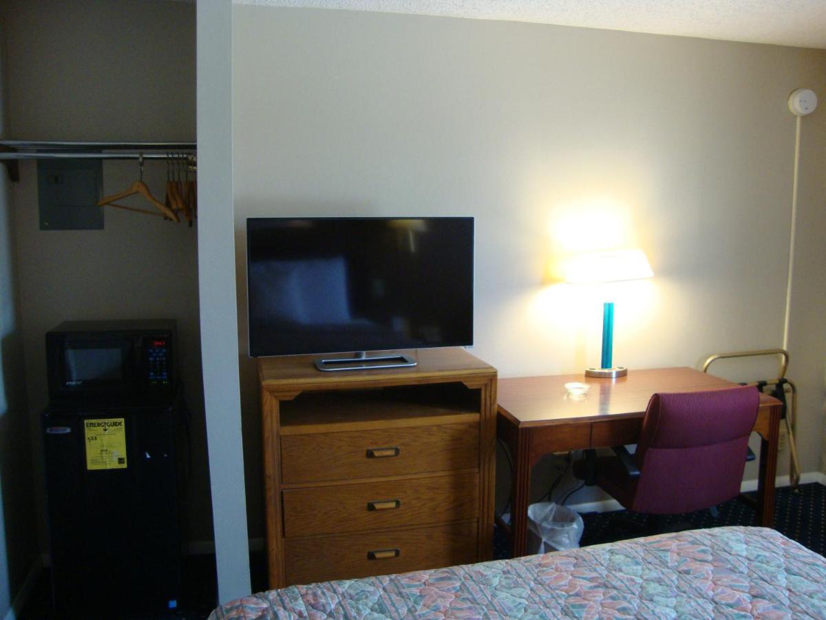 Brooks Motel Norton Экстерьер фото