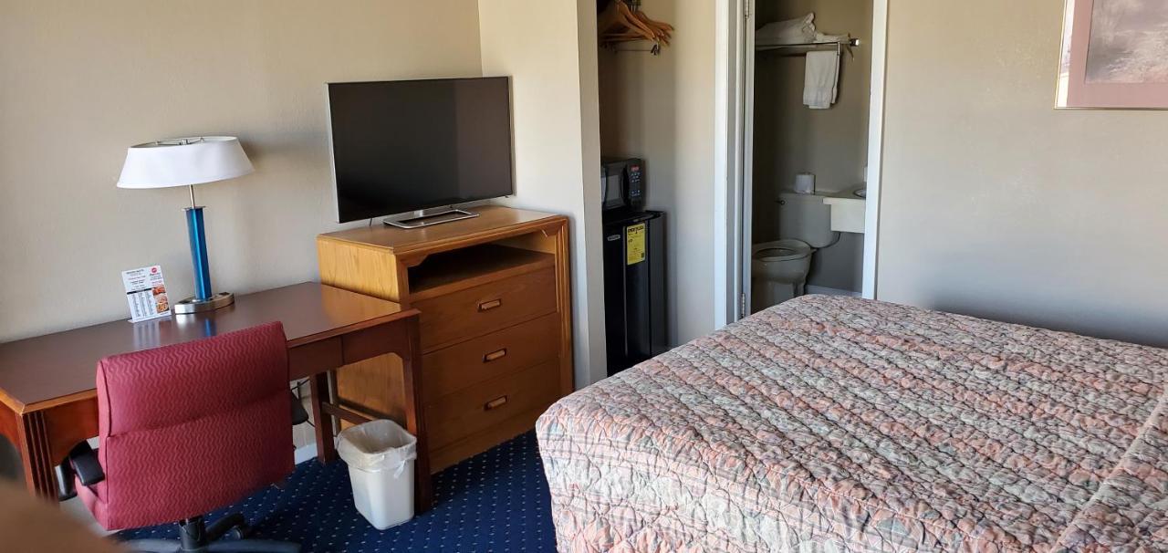 Brooks Motel Norton Экстерьер фото